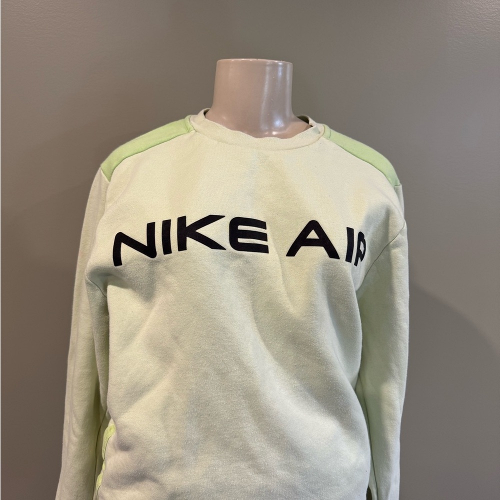 Nike Air / light lime green sweater small